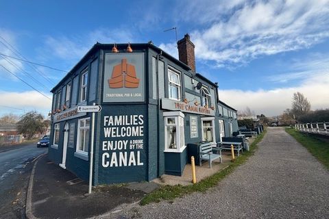 Canal Tavern