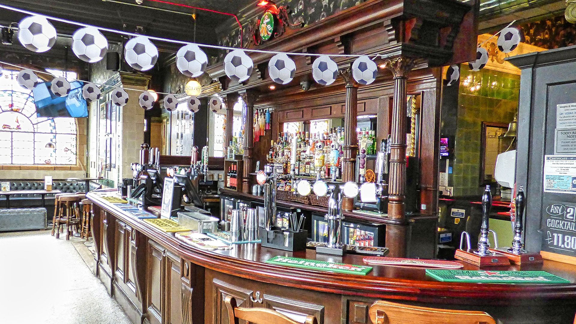 Rose Villa Tavern