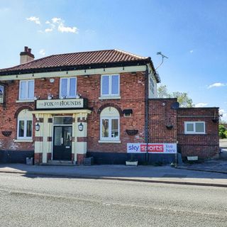 Fox & Hounds