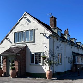 Oak Tree Inn