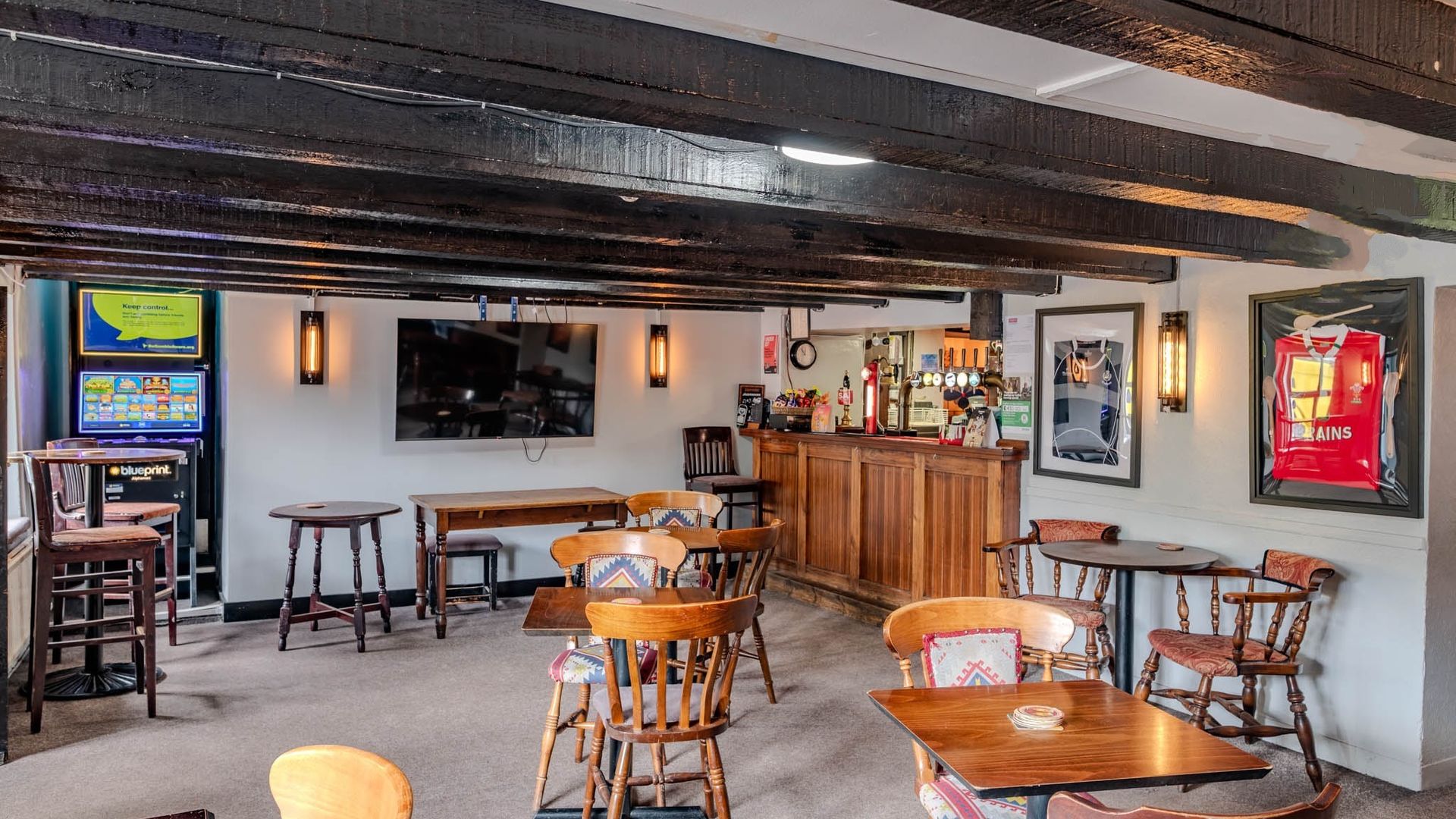 Three Horseshoes