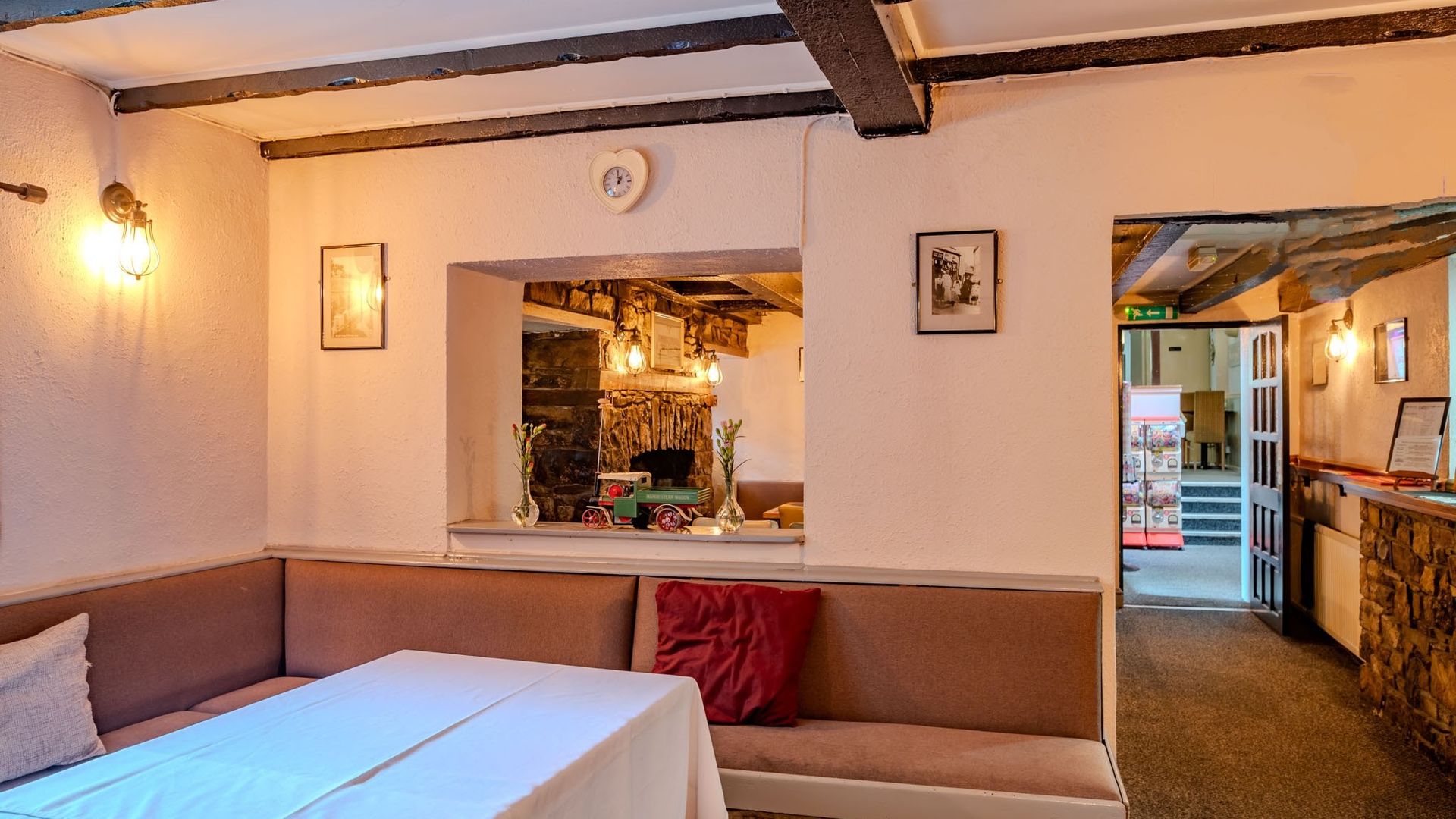 Three Horseshoes