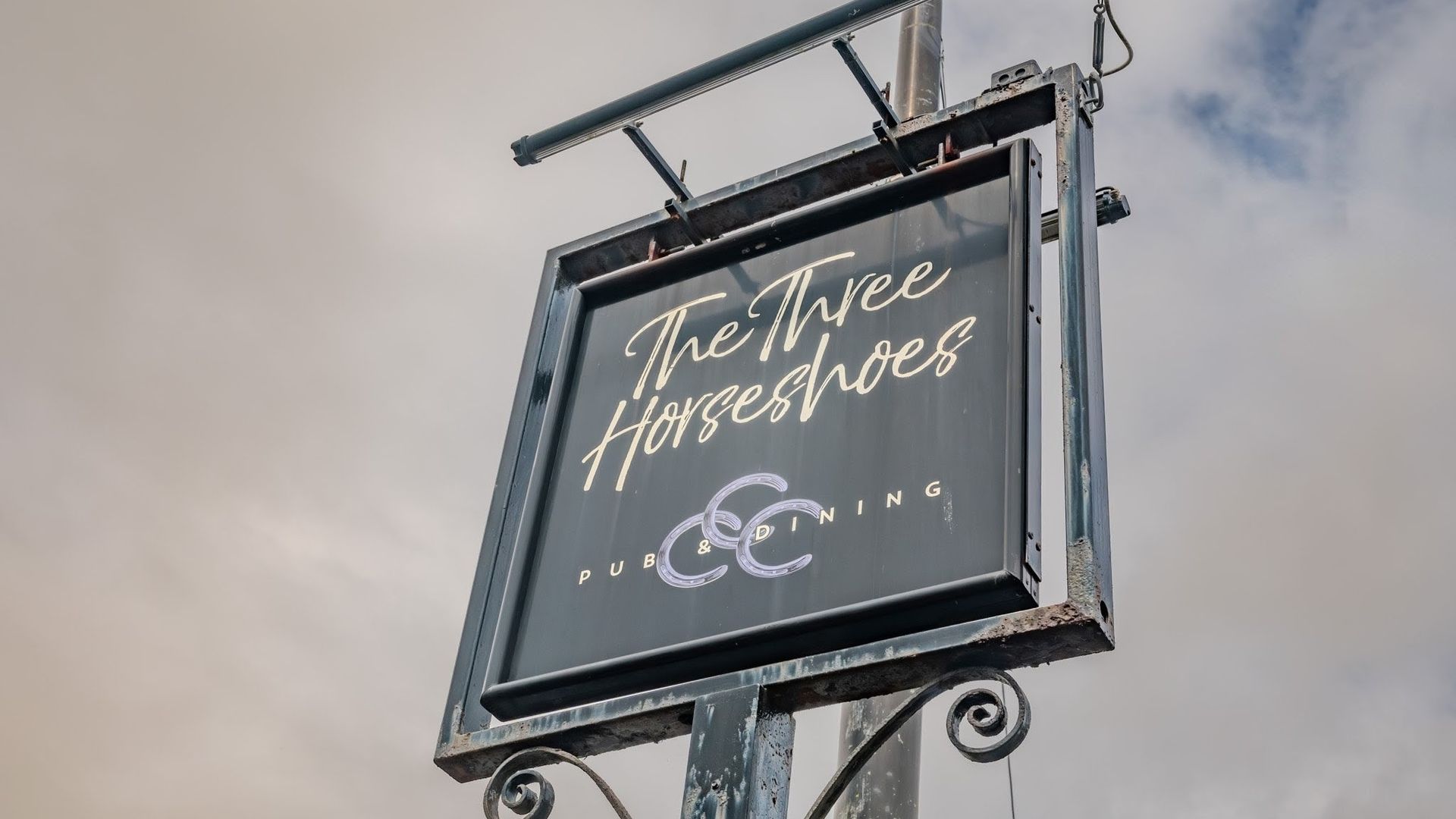 Three Horseshoes