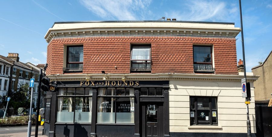 Fox & Hounds