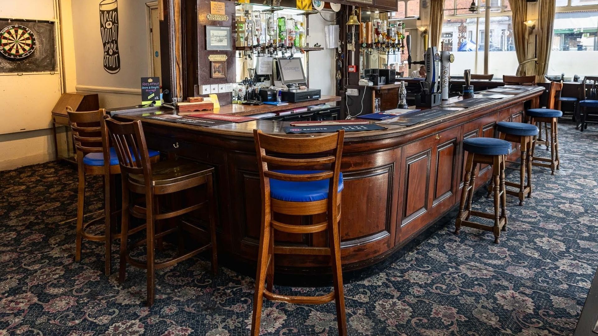 Fox & Hounds