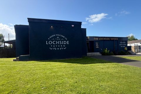 Lochside Tavern