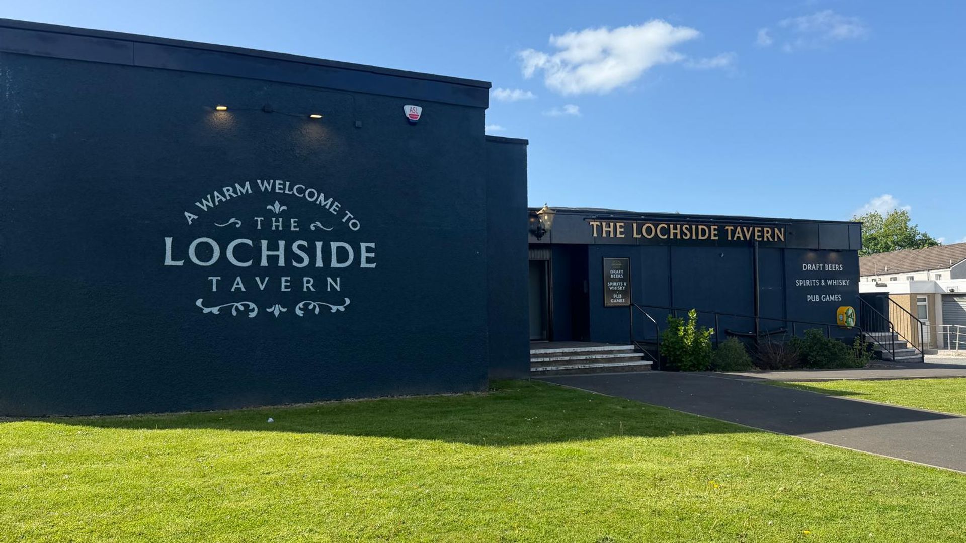 Lochside Tavern
