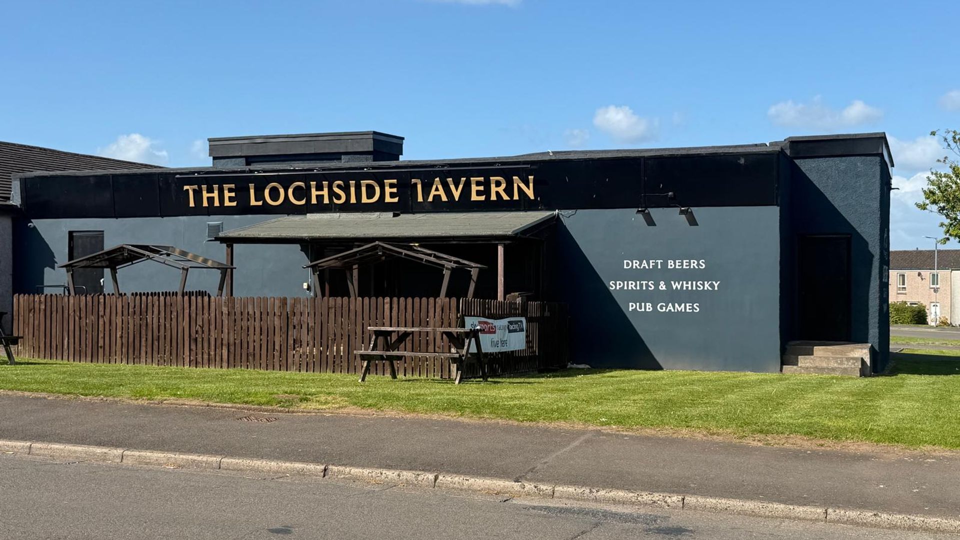 Lochside Tavern