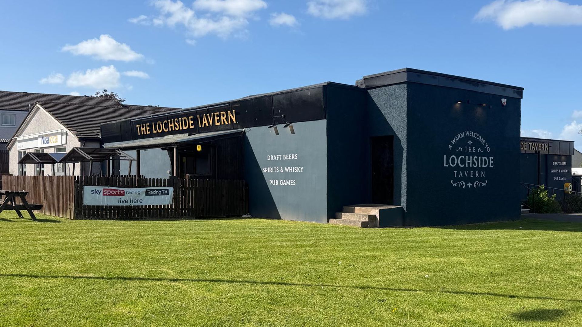 Lochside Tavern