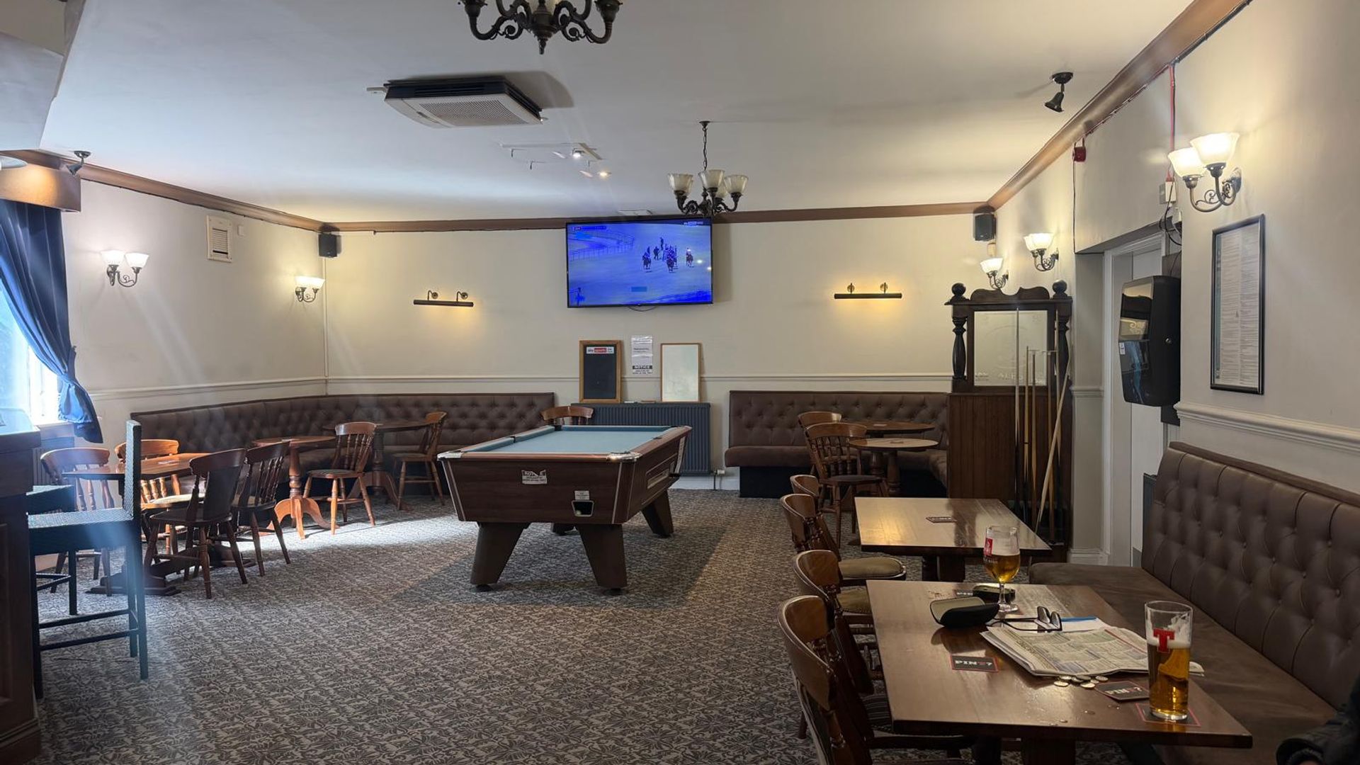 Lochside Tavern