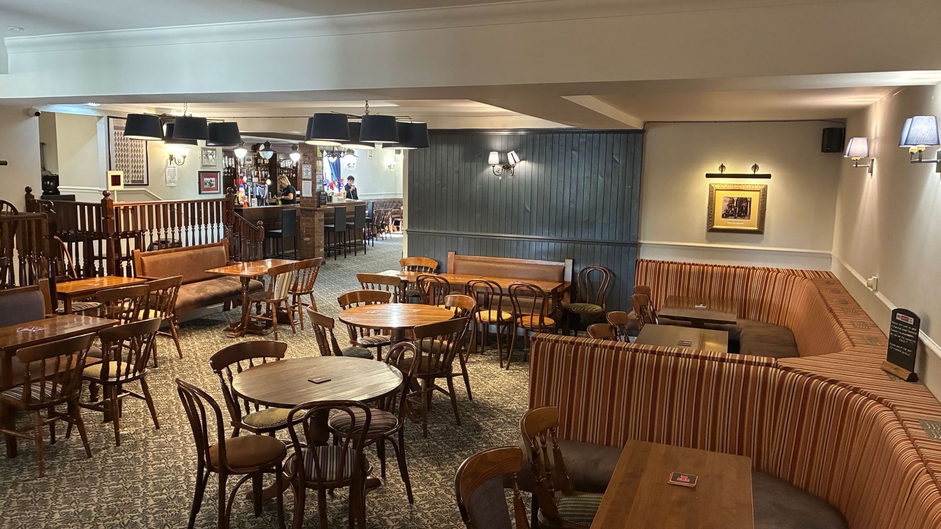 Lochside Tavern