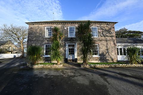 Grove Hotel