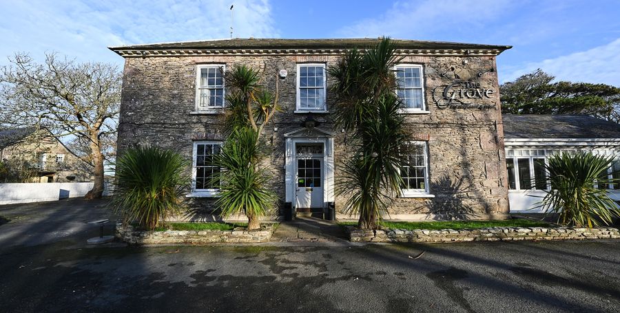 Grove Hotel