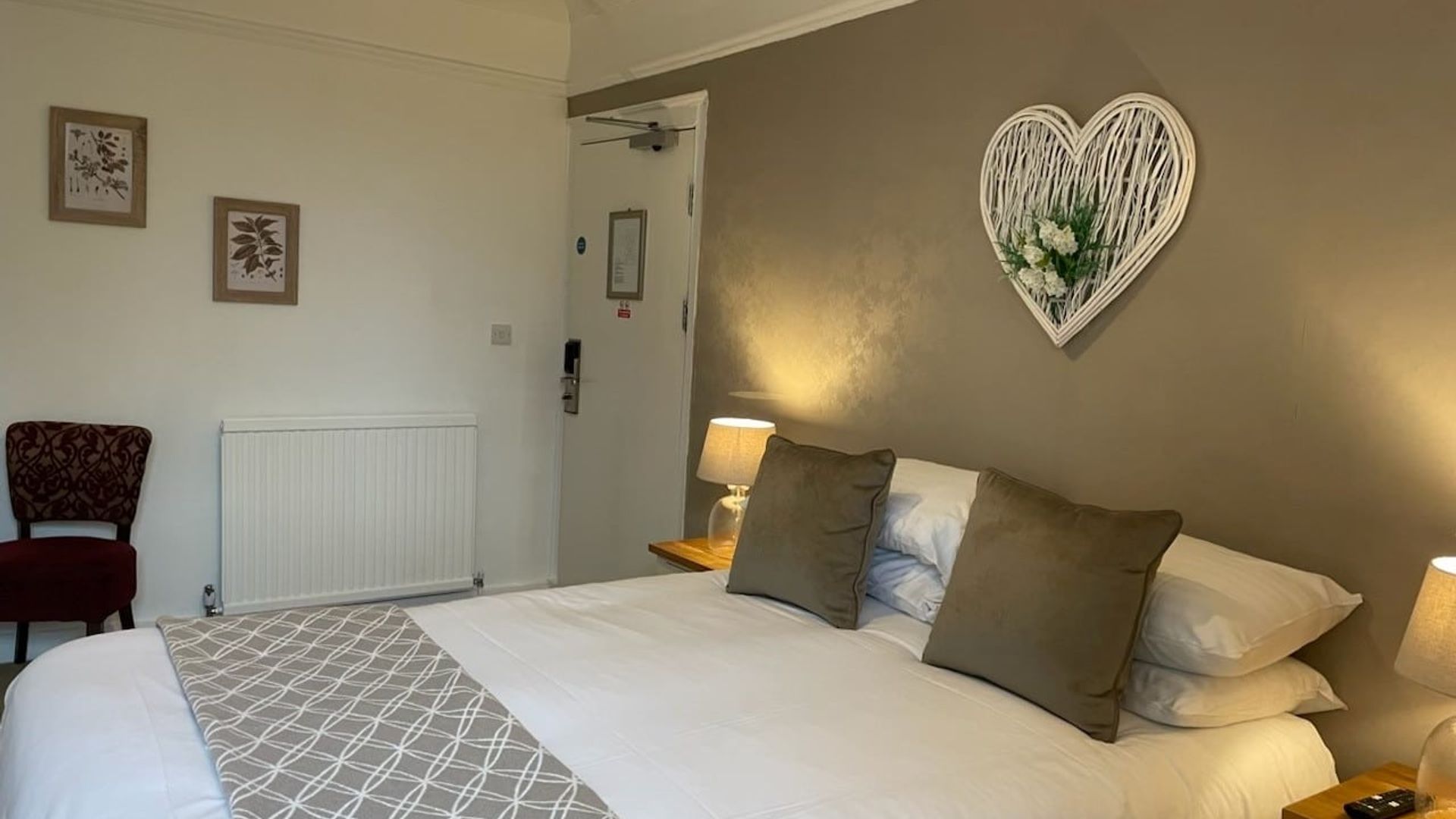 Grove Hotel