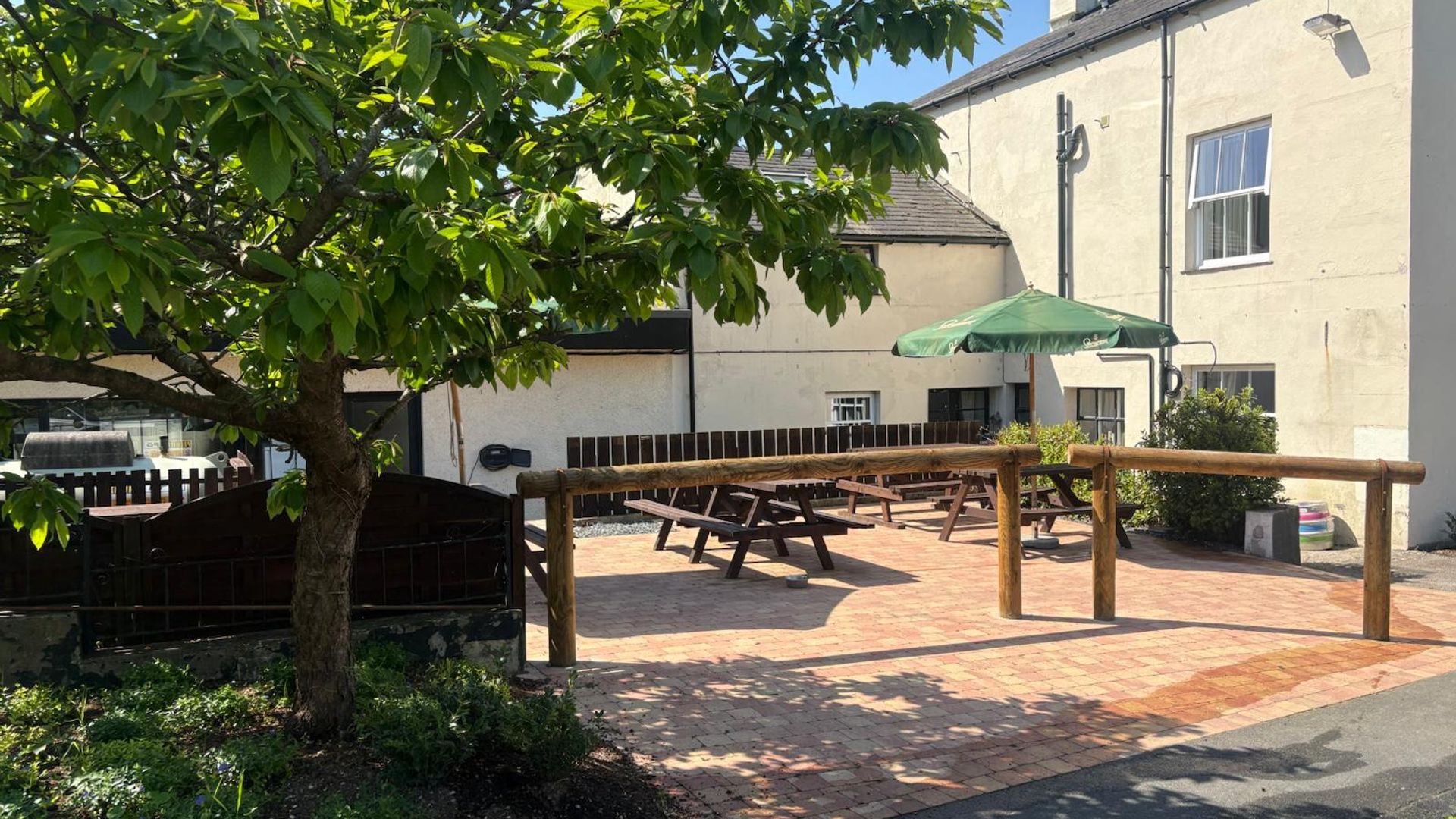 Greyhound Inn