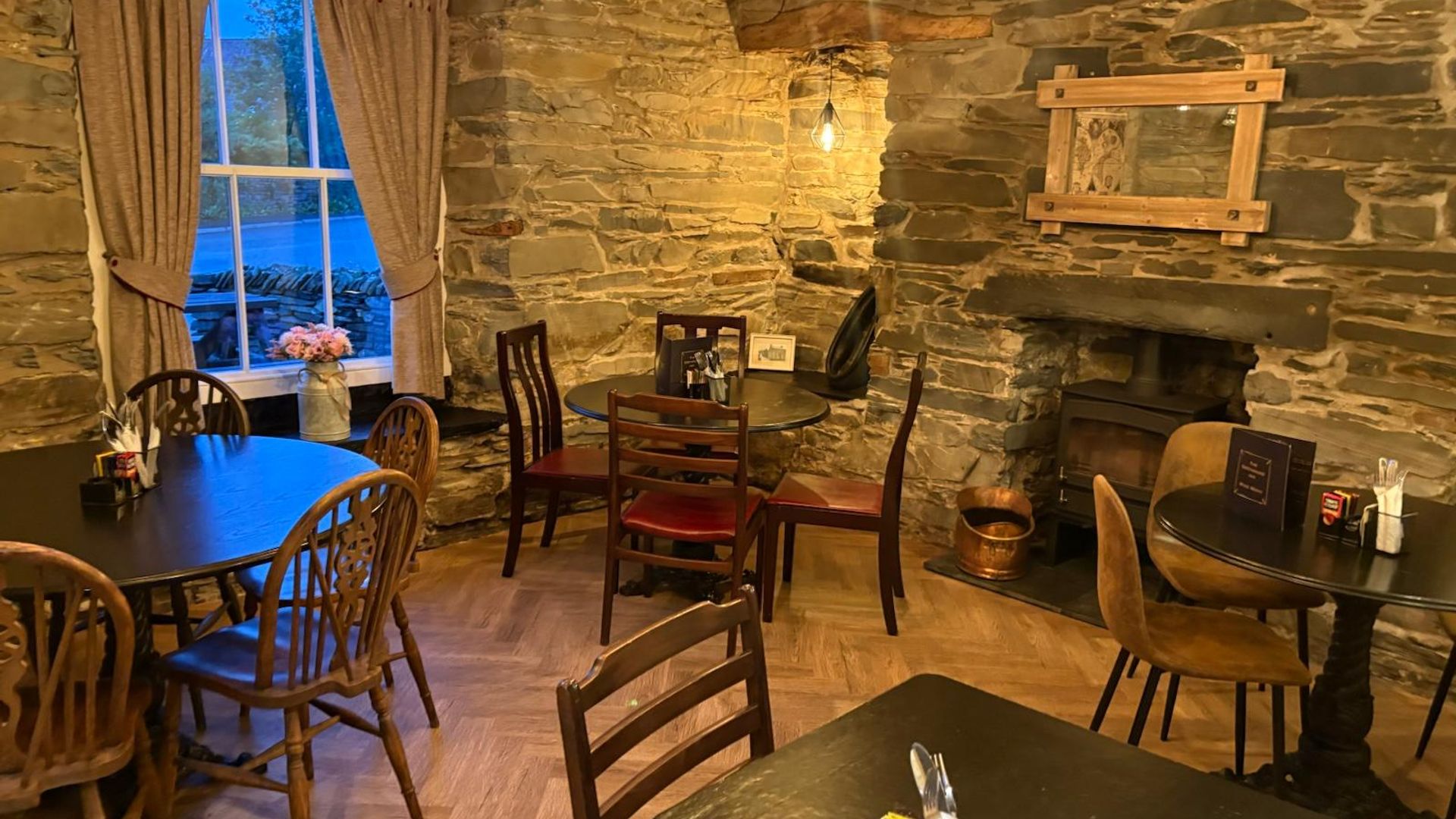 Greyhound Inn