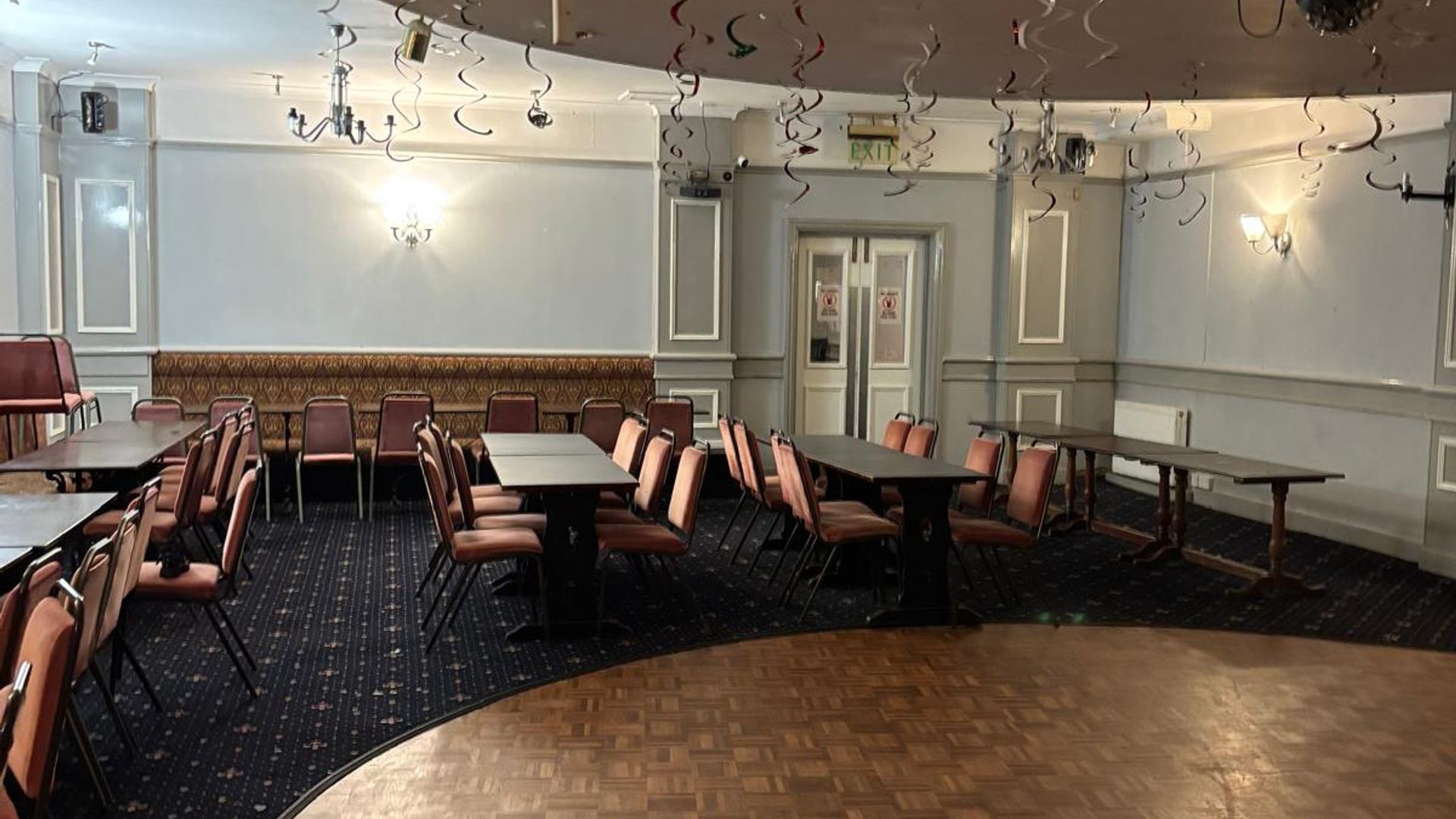 La Ronde Bar