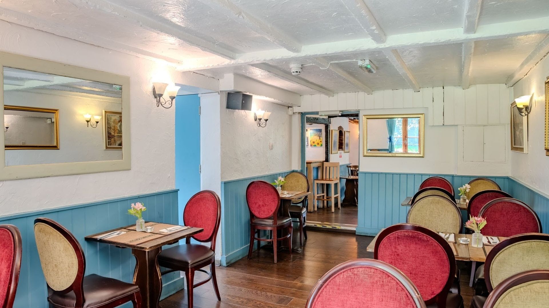 Four Horseshoes