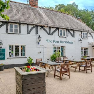 Four Horseshoes