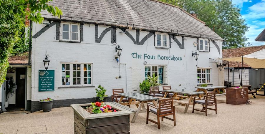 Four Horseshoes