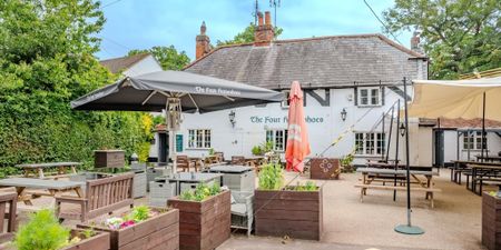 Four Horseshoes