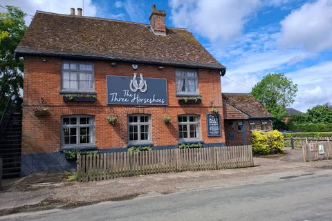Three Horseshoes
