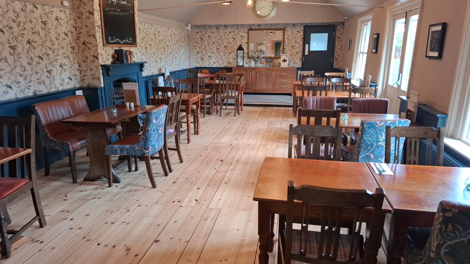 Three Horseshoes