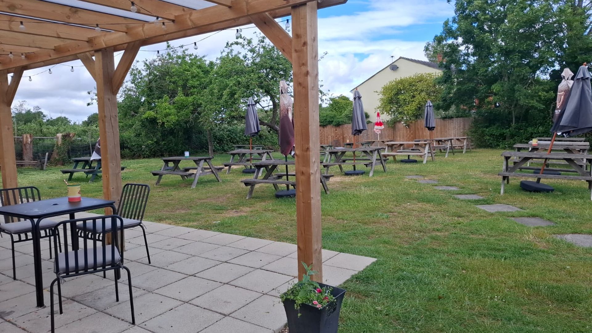 Three Horseshoes