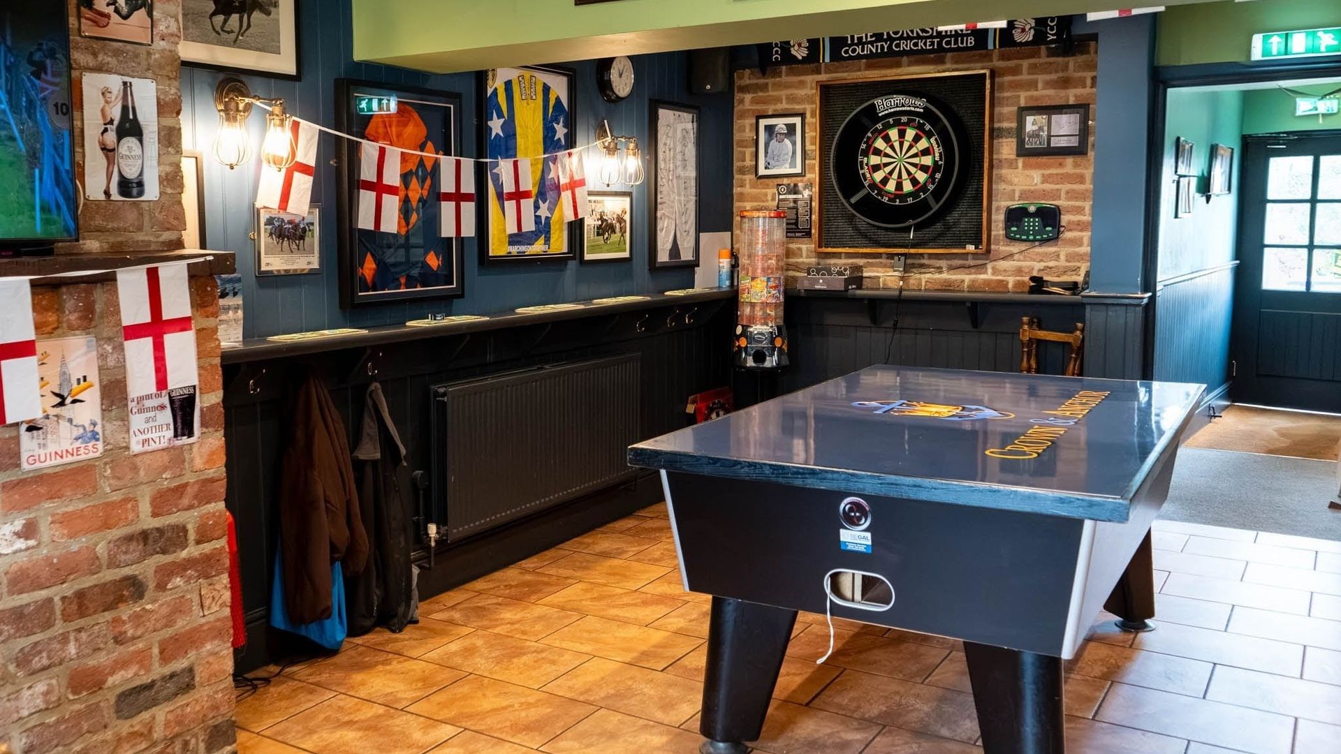Crown And Anchor