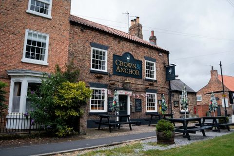Crown And Anchor