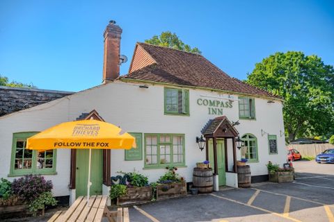 Compass Inn
