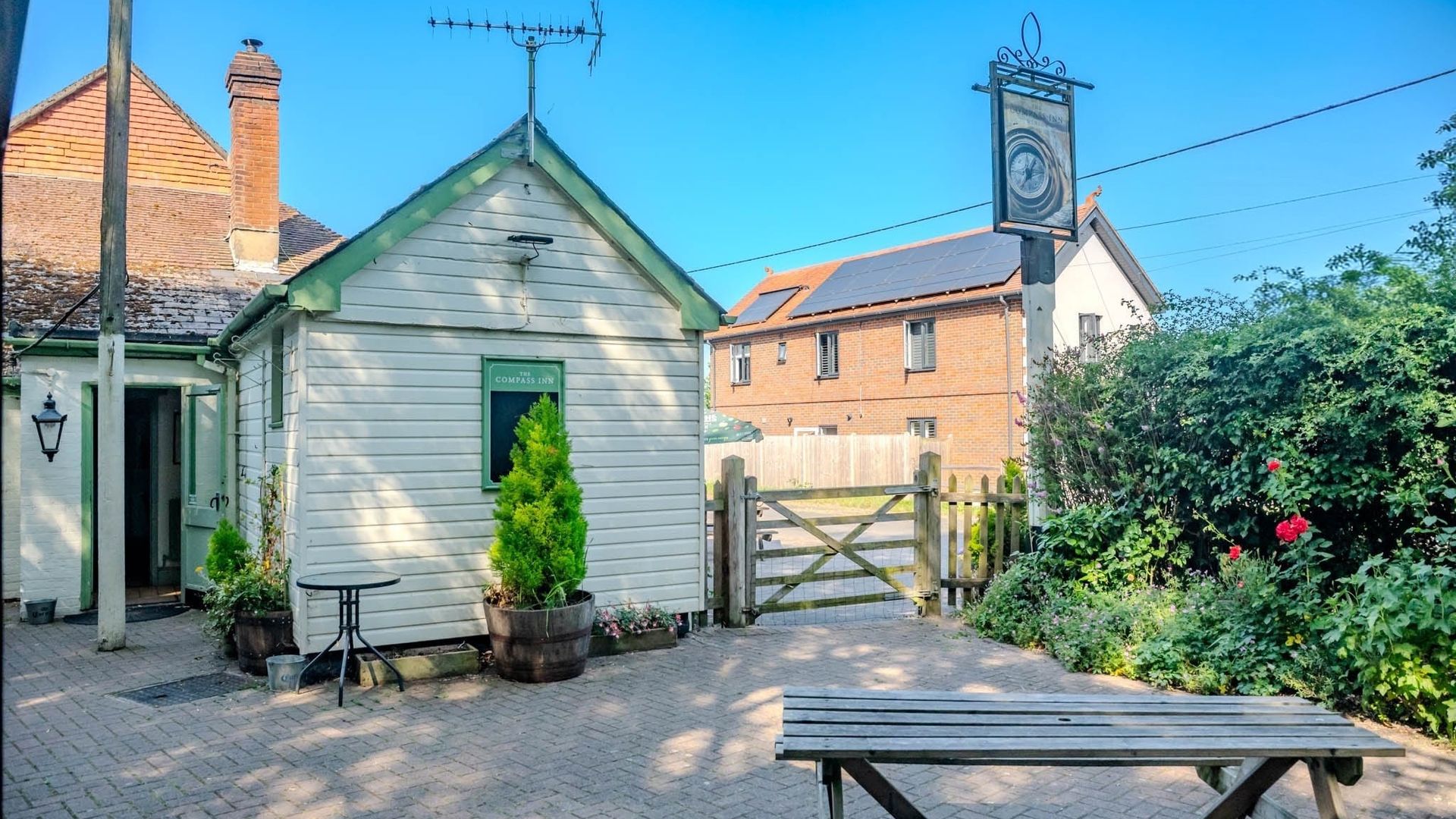 Compass Inn