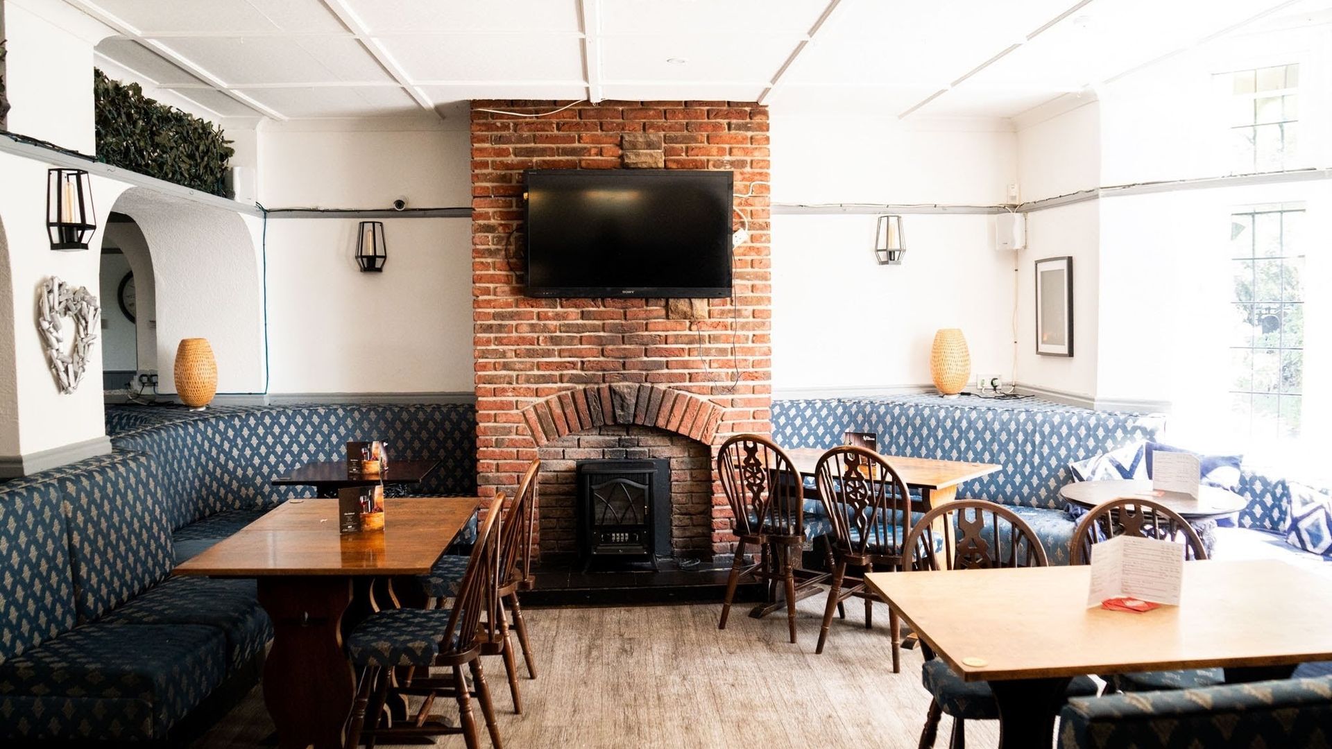 Falcon Inn