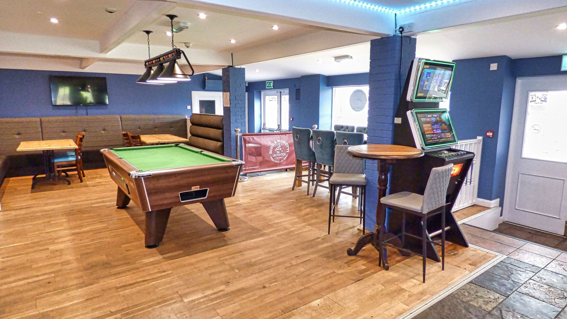 Edwards Bar & Grill