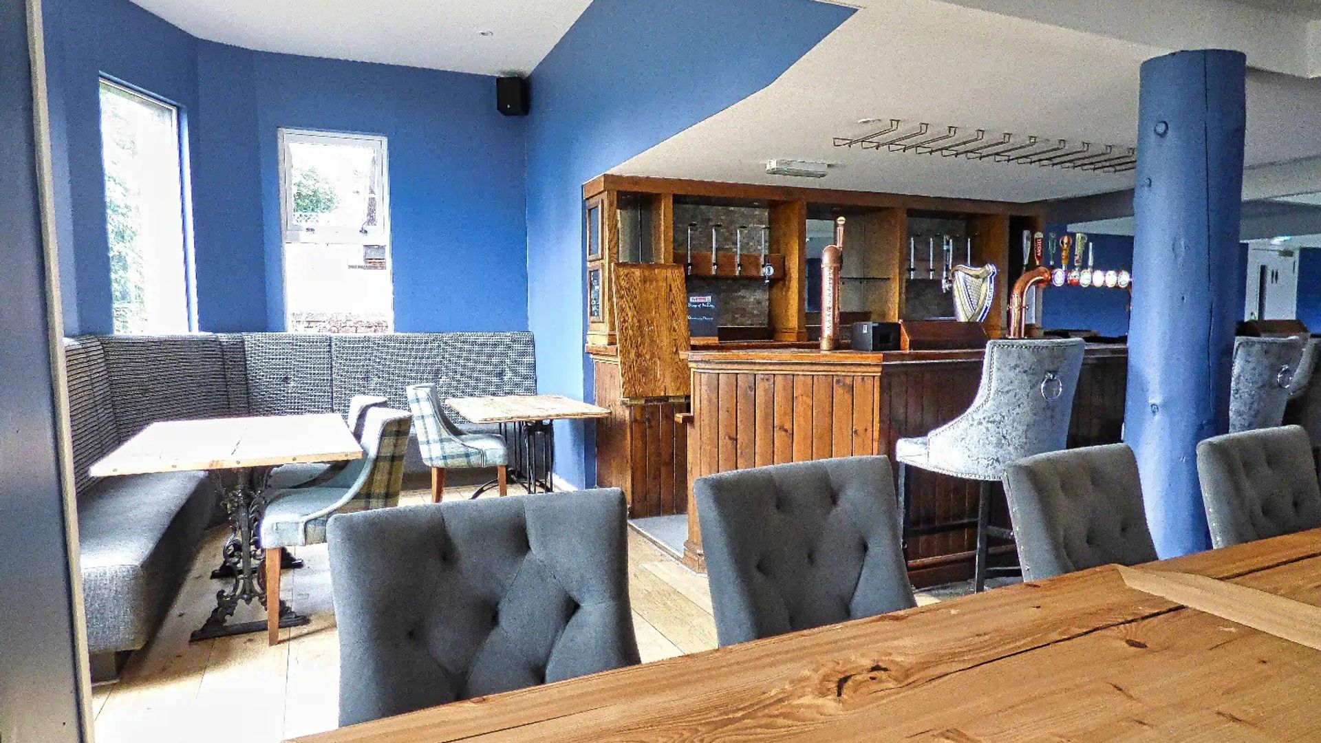 Edwards Bar & Grill