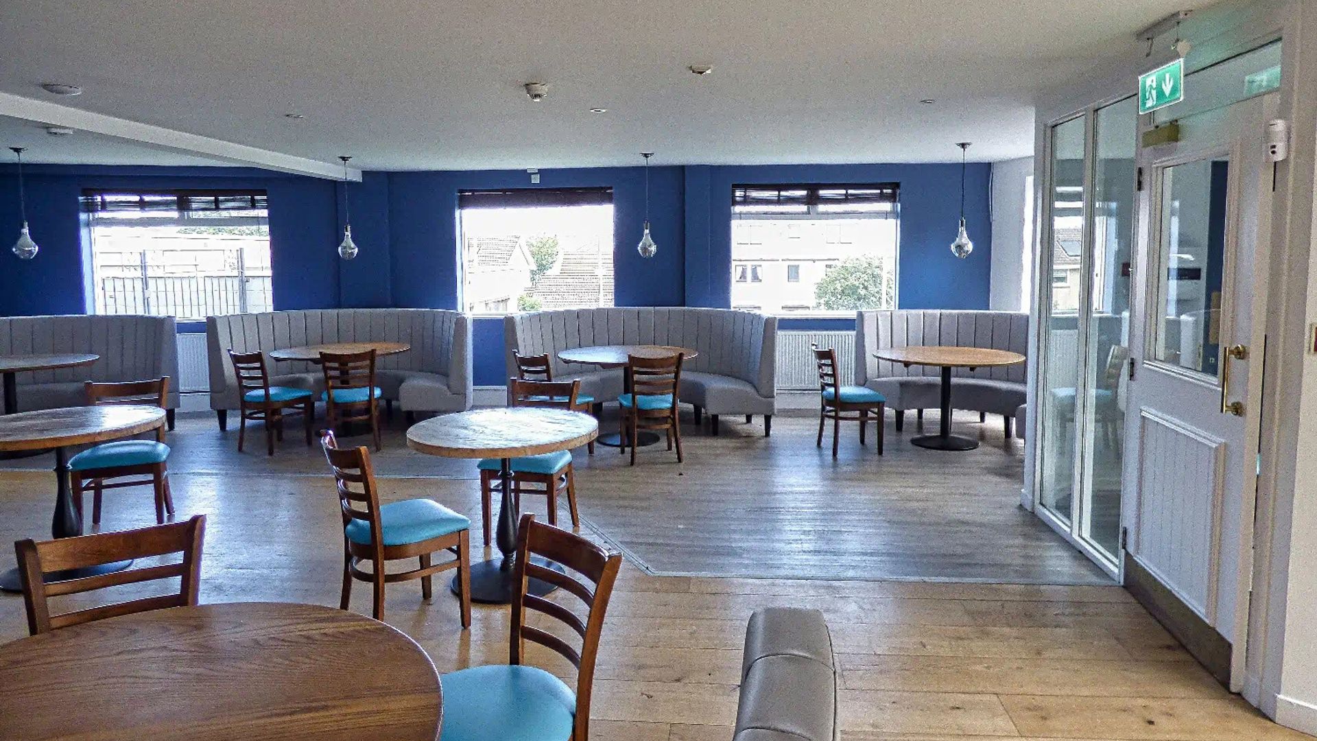 Edwards Bar & Grill