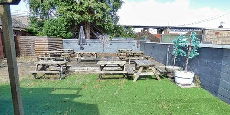 Edwards Bar & Grill