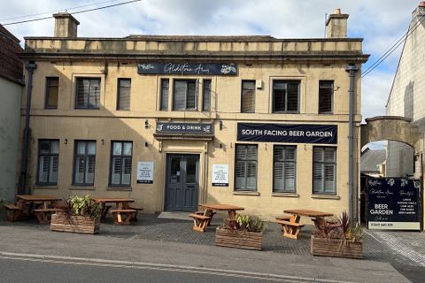 Gladstone Arms
