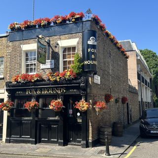 Fox & Hounds
