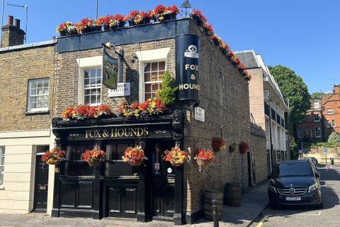 Fox & Hounds