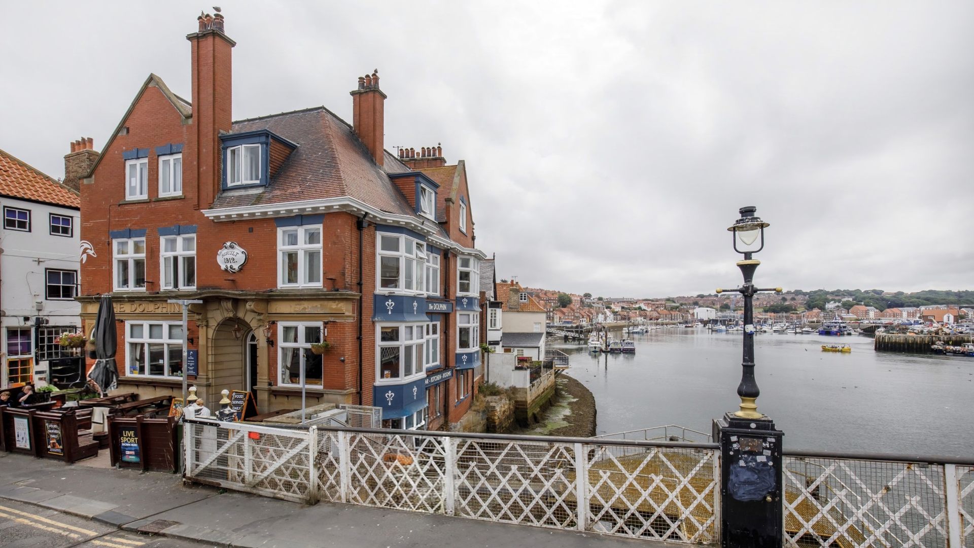 Dolphin Hotel