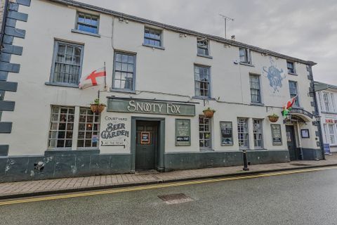 Snooty Fox Tavern
