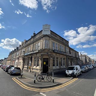 Albany Hotel