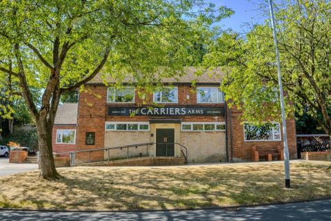 Carriers Arms