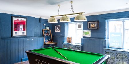 Cross keys