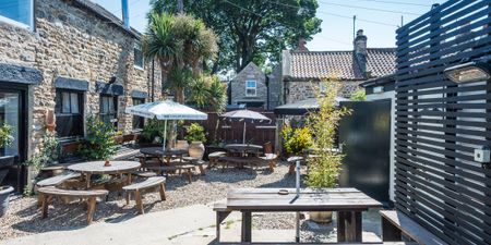 Cross keys