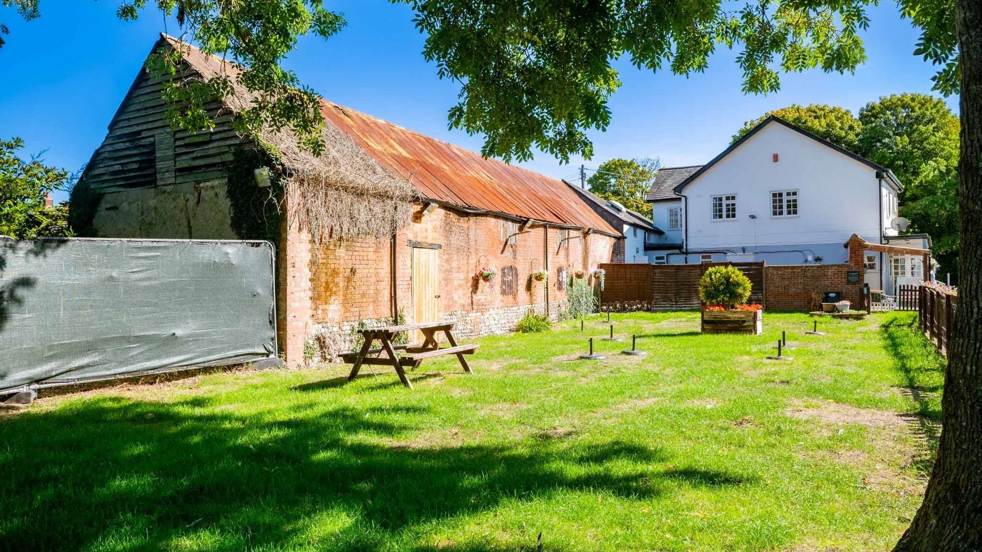 Winterbourne Arms