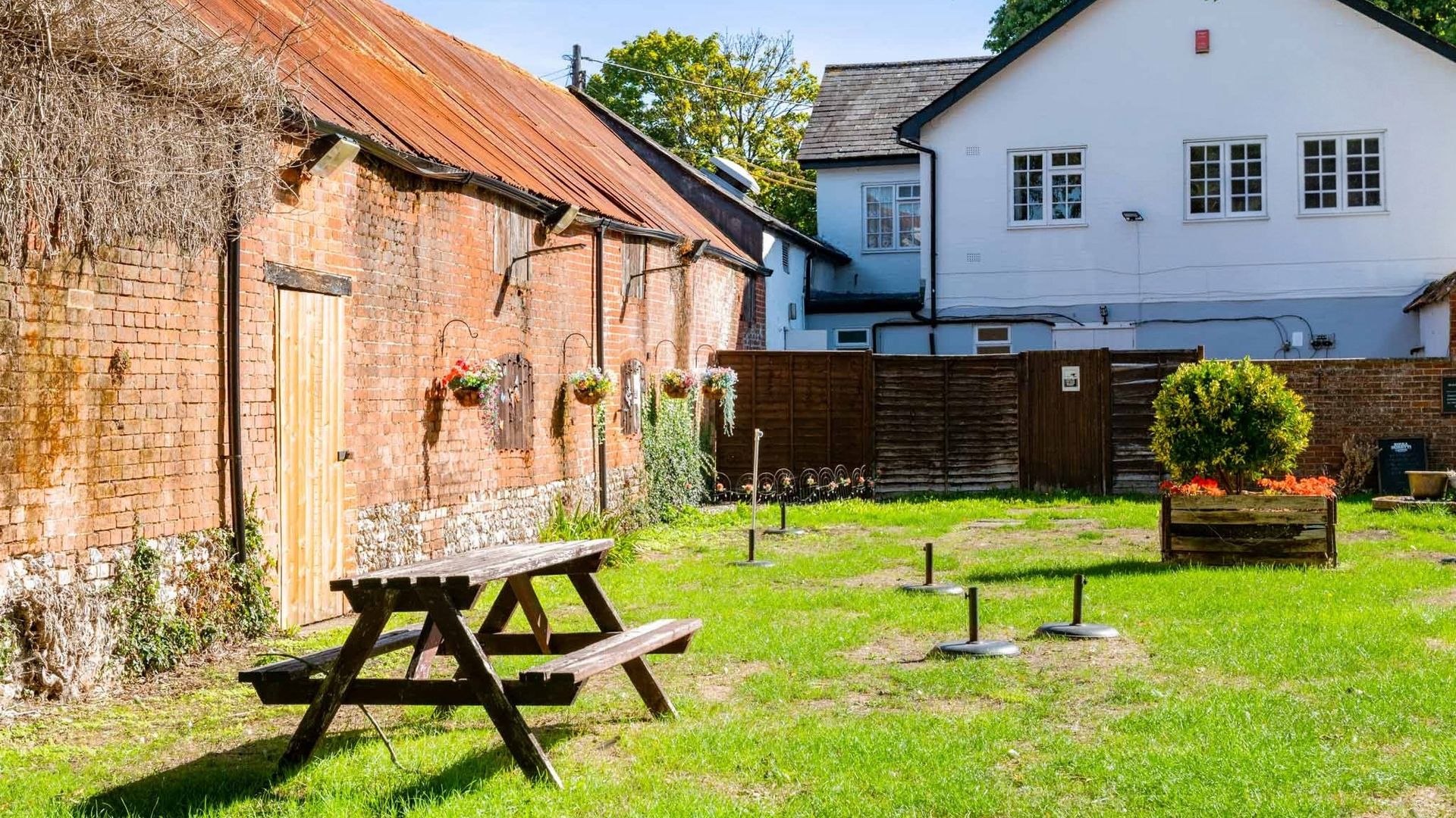 Winterbourne Arms
