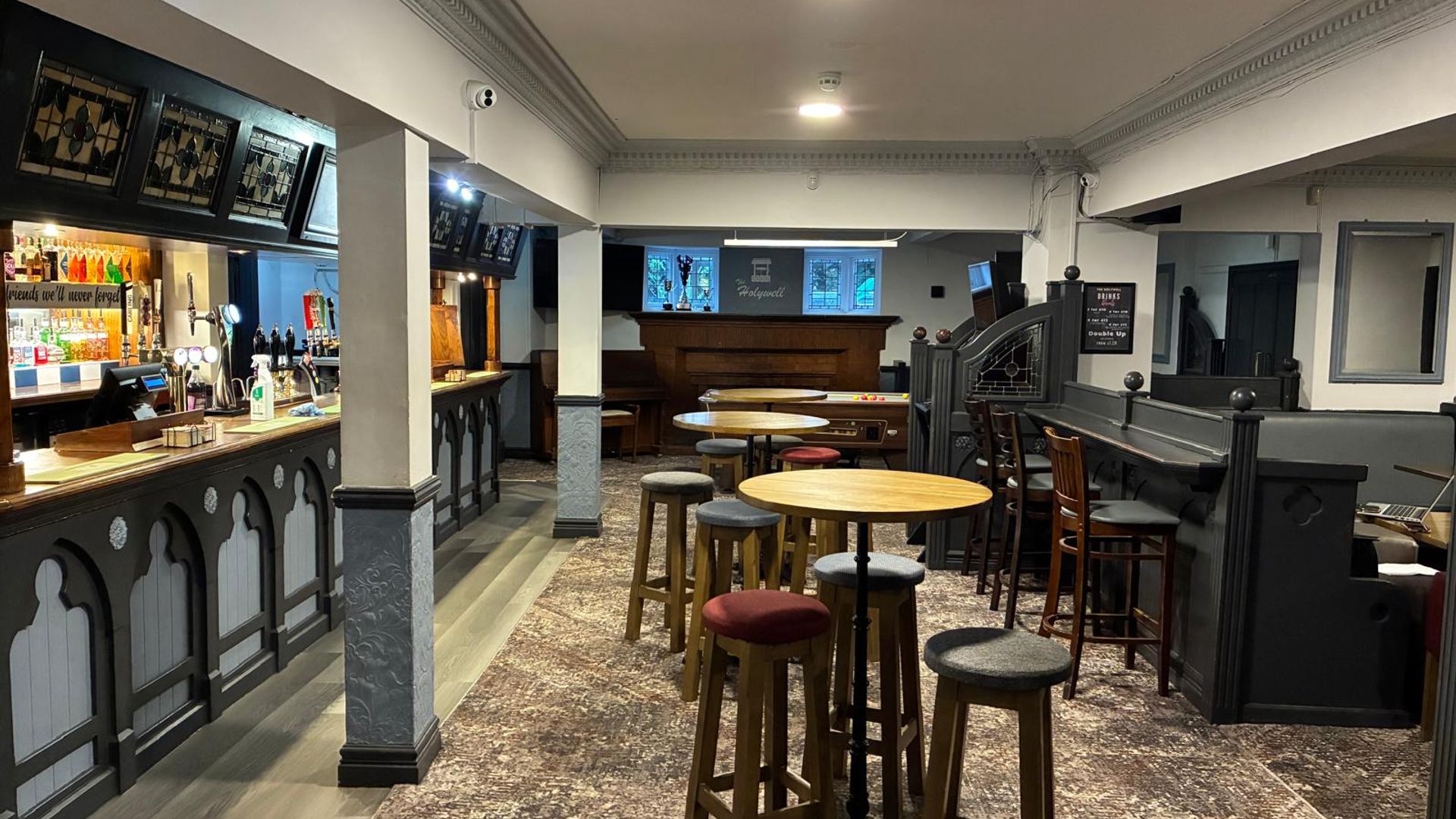 Holywell Inn