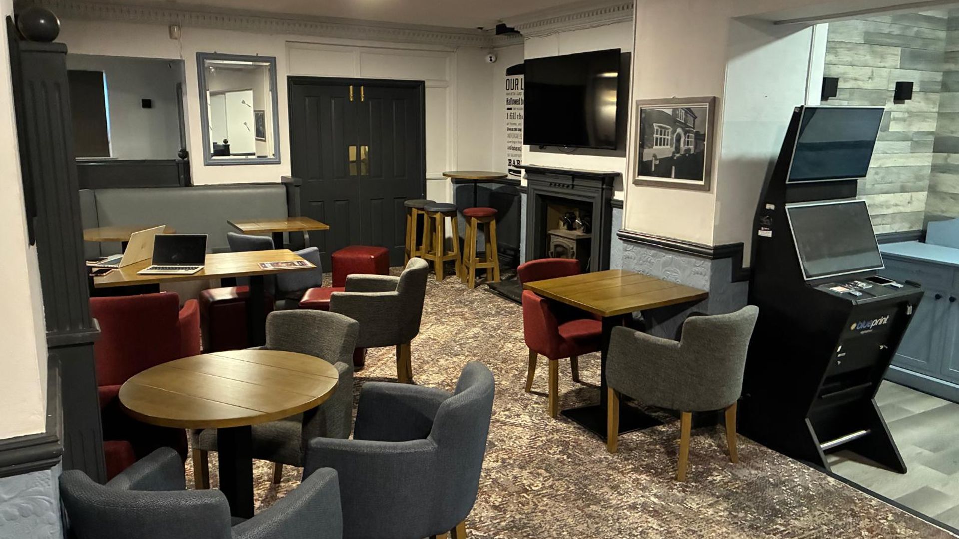 Holywell Inn